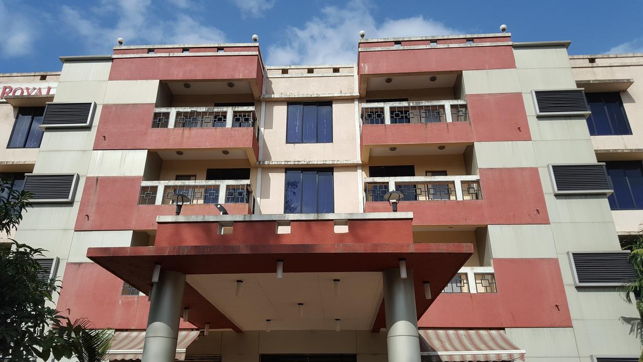 Hotel Le Royale Dadra Exterior foto